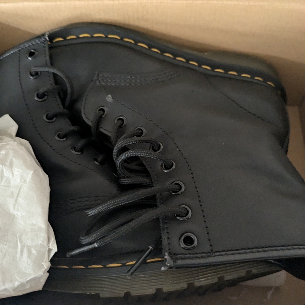 1460 pascal 8 hole new doc marterns boots